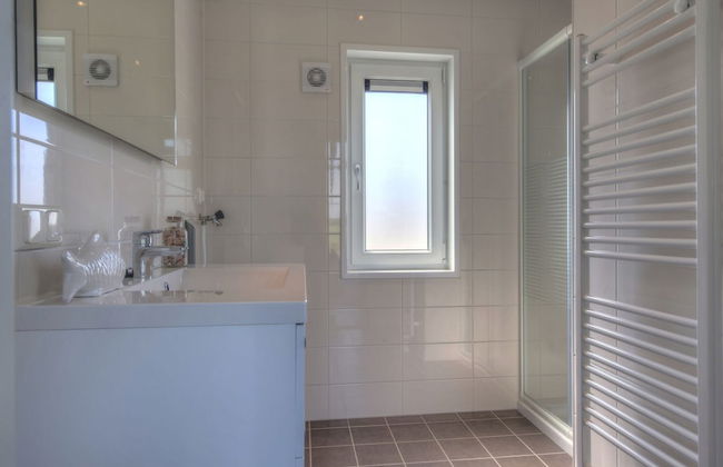 Comfortable Chalet With Combi Microwave, Near Rockanje - Photo 8