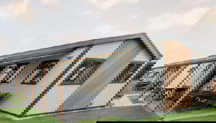 Foto 1 - Composite Group Home With ac and Sloop, in a Holiday Park in Beautyful Giethoorn