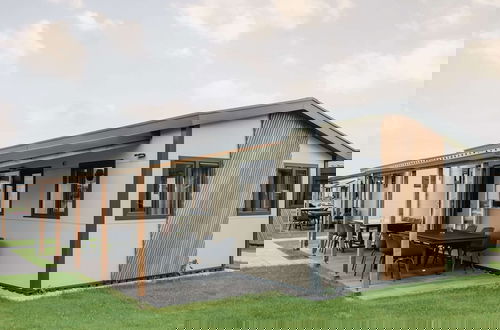 Foto 1 - Composite Group Home With ac and Sloop, in a Holiday Park in Beautyful Giethoorn