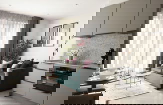 Photo 1 - Commercial Road Serviced Apartments - London City East