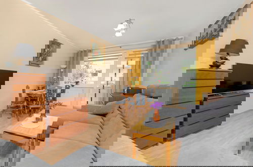 Foto 7 - Apartment with Parking by Renters