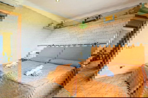 Foto 5 - Luxurious Villa Perfect for Large Families, Near the Beach
