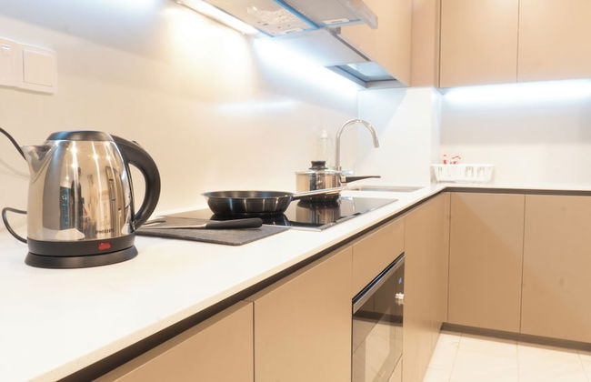 Moonway Luxury Suites At Eaton Residence - Photo 54