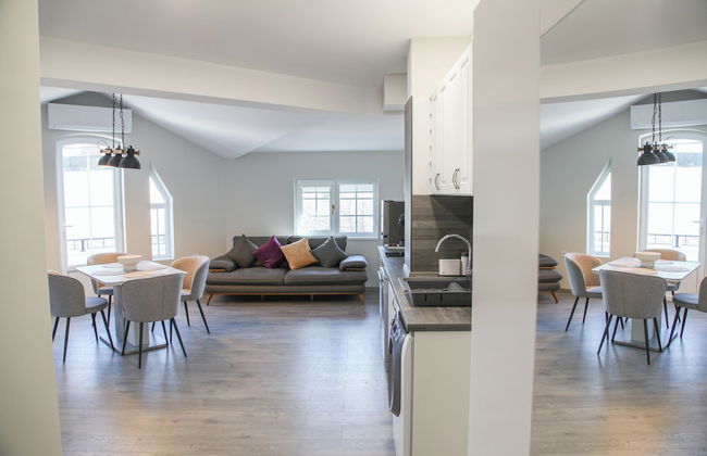 Corner House - Photo 43
