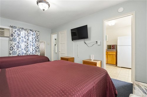 Photo 33 - The New Star Motel with Studio-Kitchens: 1950s Extended-Stay Lodging and Retreat Center