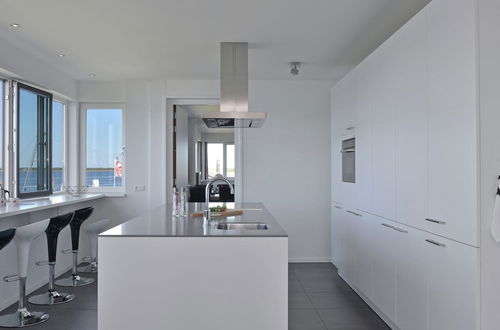 Foto 6 - Spacious Apartment in Kamperland by the Sea