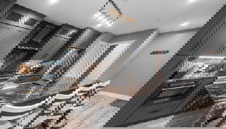 Foto 1 - New Luxury 4 Bed Condo Perfect for Winter Rental