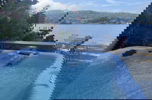 Photo 40 - Lakehouse w Private Beach Bar Lg Deck Dock