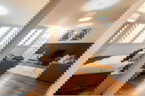 Photo 9 - Host Stay Metropolitan House Apartment