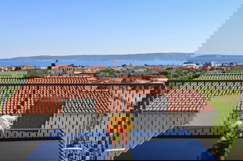 Photo 26 - Elegant Holiday Home With Heated Pool, Hot Tub, and Sea Views in Kaštel Stari