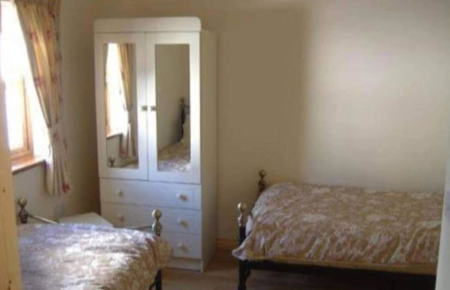 Twin Room Ensuite Near Hillsborough Palaces - Photo 7