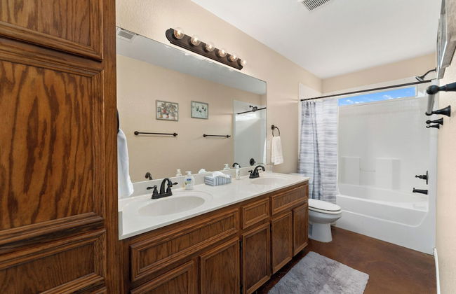 Spacious 3BR Home in Amazing Location - Foto 43