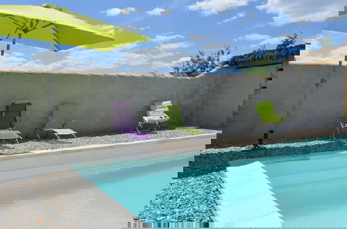Foto 16 - Chic Holiday Home in Pradons With Swimming Pool