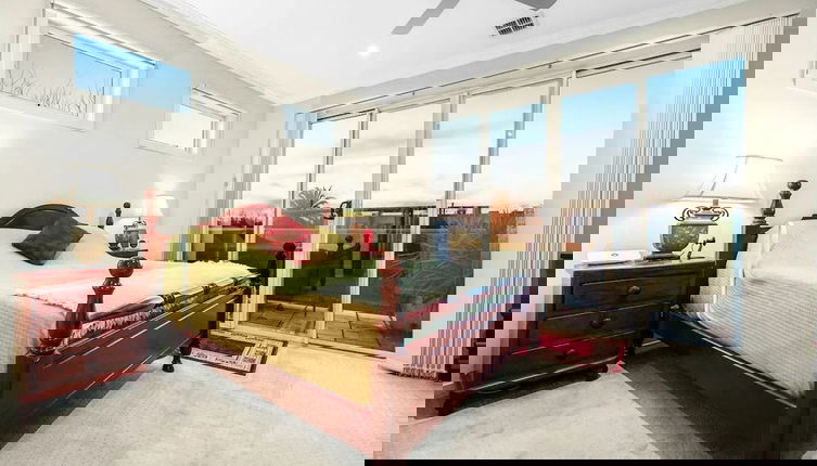 Foto 1 - StayAU Pakenham Townhouse with Lakeview