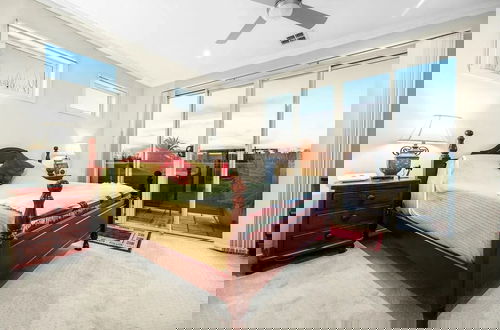 Foto 1 - StayAU Pakenham Townhouse with Lakeview