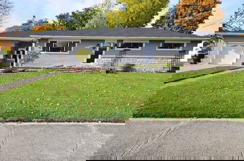 Photo 37 - Modern 5 Bedroom Home Sleeps up to 12 15 min Walk to ND 2329