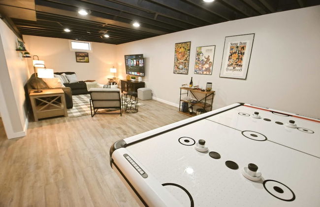 Modern 5 Bedroom Home Sleeps up to 12 15 min Walk to ND 2329 - Photo 21