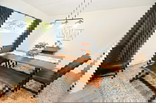 Photo 10 - Modern 5 Bedroom Home Sleeps up to 12 15 min Walk to ND 2329