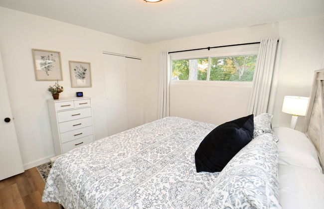 Modern 5 Bedroom Home Sleeps up to 12 15 min Walk to ND 2329 - Photo 16
