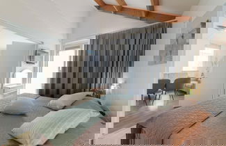 Foto 3 - Spacious Holiday Home With Sauna Near Beach