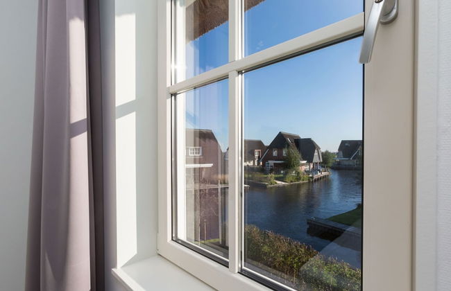 Stylish Villa by the Water - Foto 25