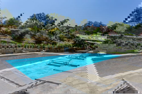 Foto 76 - Lavish Holiday Home in Volterra With Pool