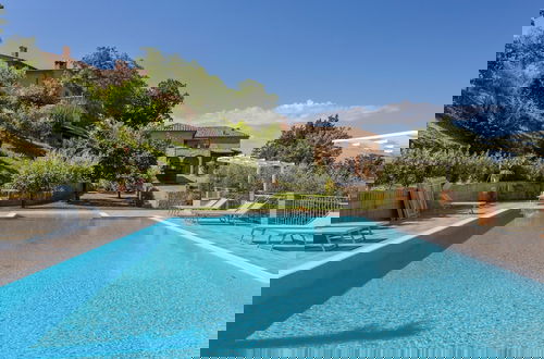 Foto 72 - Lavish Holiday Home in Volterra With Pool