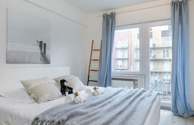Modern 2 Bedroom in Centre of Knokke - Photo 4