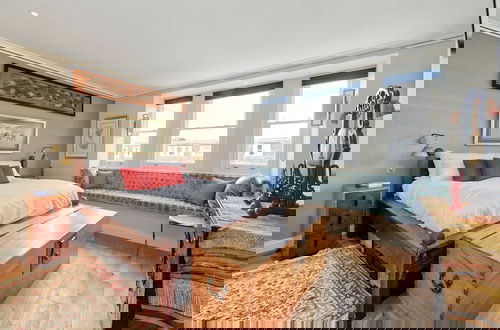 Photo 2 - Stunning and Unique 2 Bedroom Apartment in Little Venice West London