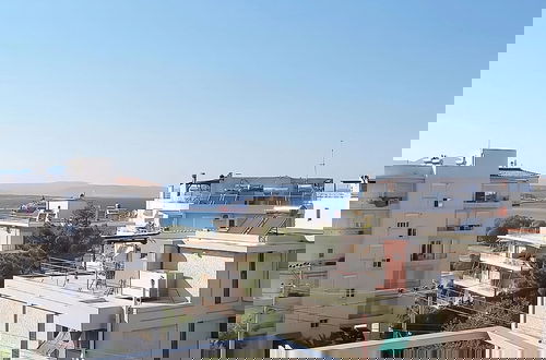 Foto 20 - Vibrant Apartment in Rafina With Garden