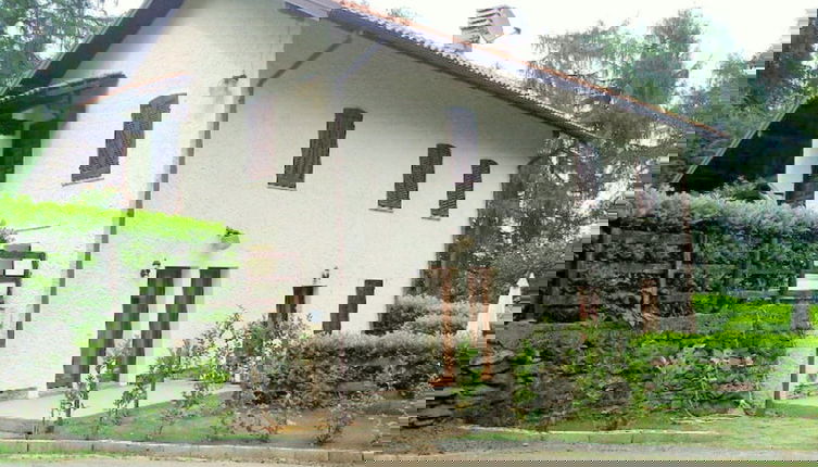 Foto 1 - Surrounded by Greenery in an Idyllic Location
