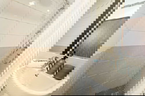 Foto 45 - HiGuests - Azure Residences
