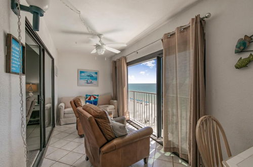 Photo 25 - Beachfront Condo With Sunroom Outdoor Pool