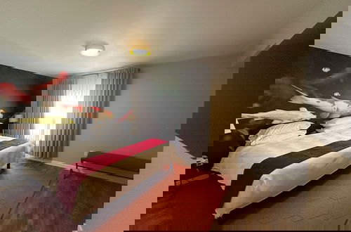 Foto 16 - Lighthouse Inn & Suites