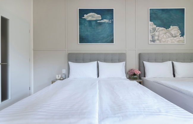 Encore Boutique Residence by Dwellfort - Photo 42