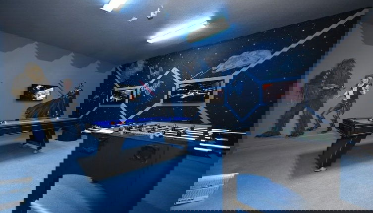 Foto 1 - Star Wars Themed Game Room & More-watersong394oc 6 Bedroom Home by RedAwning