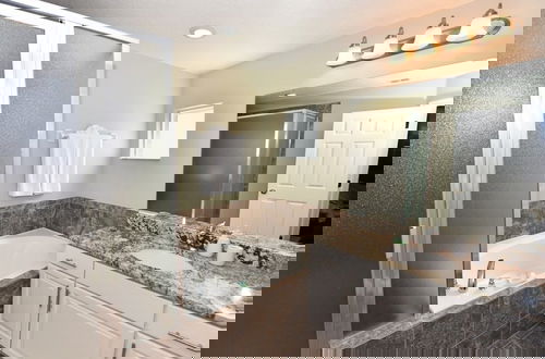 Foto 10 - Star Wars Themed Game Room & More-watersong394oc 6 Bedroom Home by RedAwning