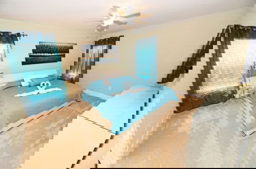 Foto 3 - Star Wars Themed Game Room & More-watersong394oc 6 Bedroom Home by RedAwning