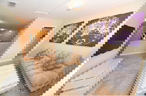 Foto 26 - Star Wars Themed Game Room & More-watersong394oc 6 Bedroom Home by RedAwning