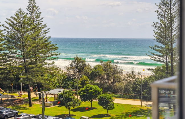 Holiday Haven on Burleigh Beach - Photo 15