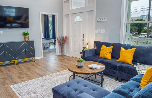 Trendy Historical Home Near Downtown Attractions - Foto 6
