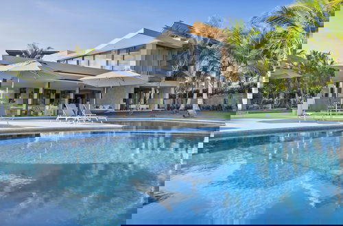 Foto 1 - Exquisite Villa w Stunning Ocean Views Gym Golf