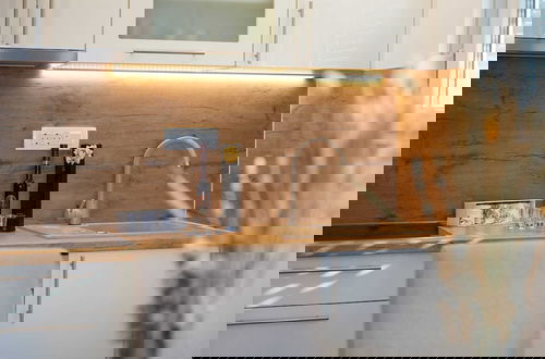 Foto 9 - Exclusive Okrug Gornji Apartment With Shared Pool