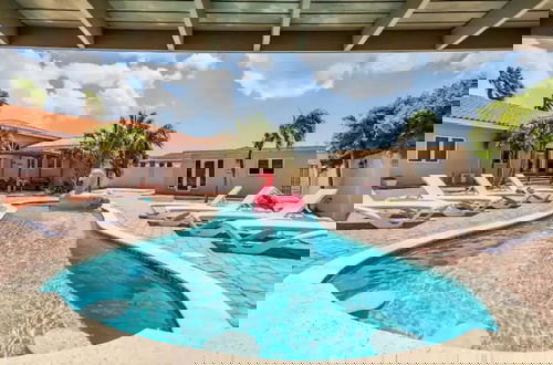 Foto 1 - Spacious 6BR Villa w Pool Close2beach Sleeps 16