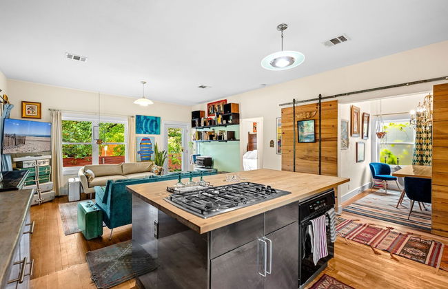 Eclectic 3 Bedroom Block From South Congress! - Foto 26