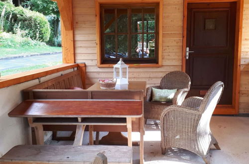 Foto 6 - Tidy Chalet With Fireplace, Located in Wooded Area