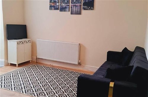 Photo 10 - Beautiful 1-bed Apartment in North London