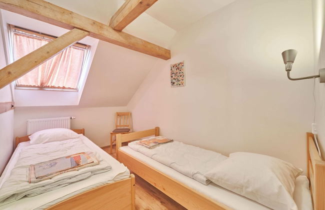 Spacious Mountain Retreat - Photo 6