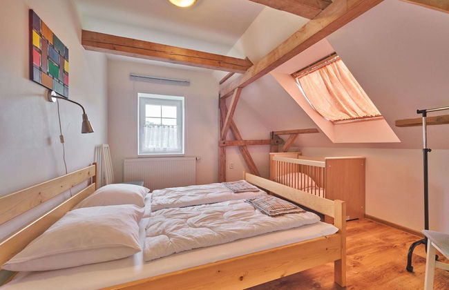 Spacious Mountain Retreat - Photo 7