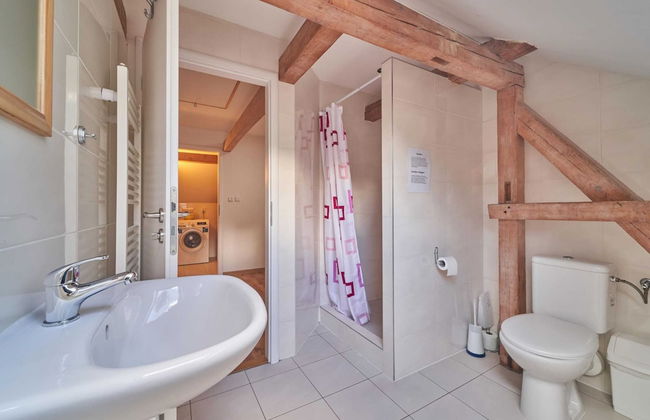 Spacious Mountain Retreat - Photo 25